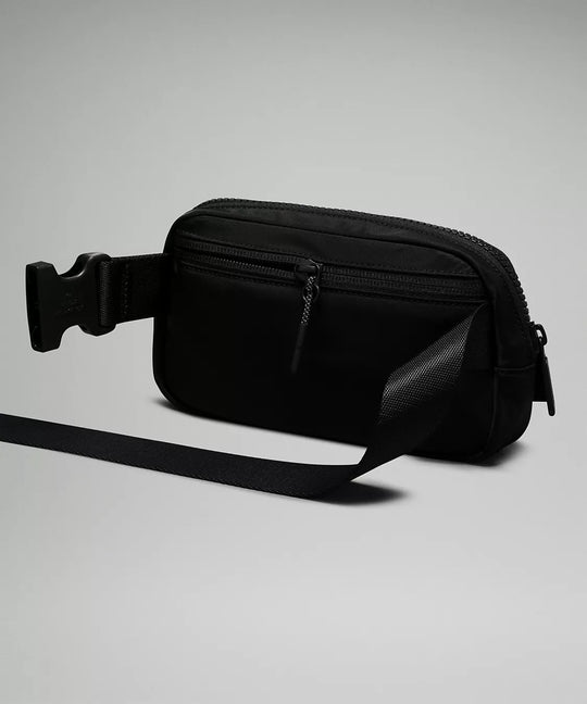 Lululemon Everywhere Belt Bag Mini